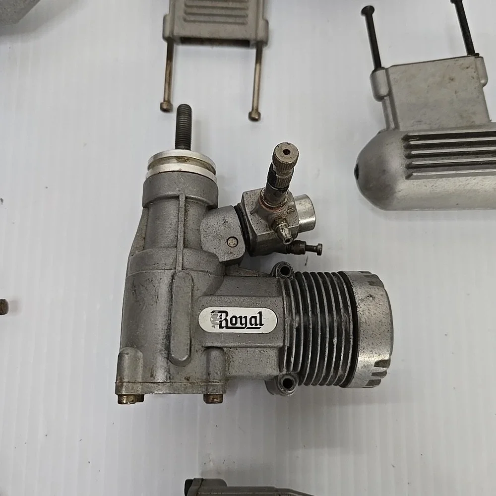 Thunder Tiger Engine And More‎ Estate Lot RC Engine PARTS